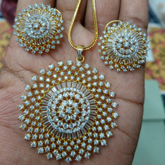 Pendant Set with Golden Chain